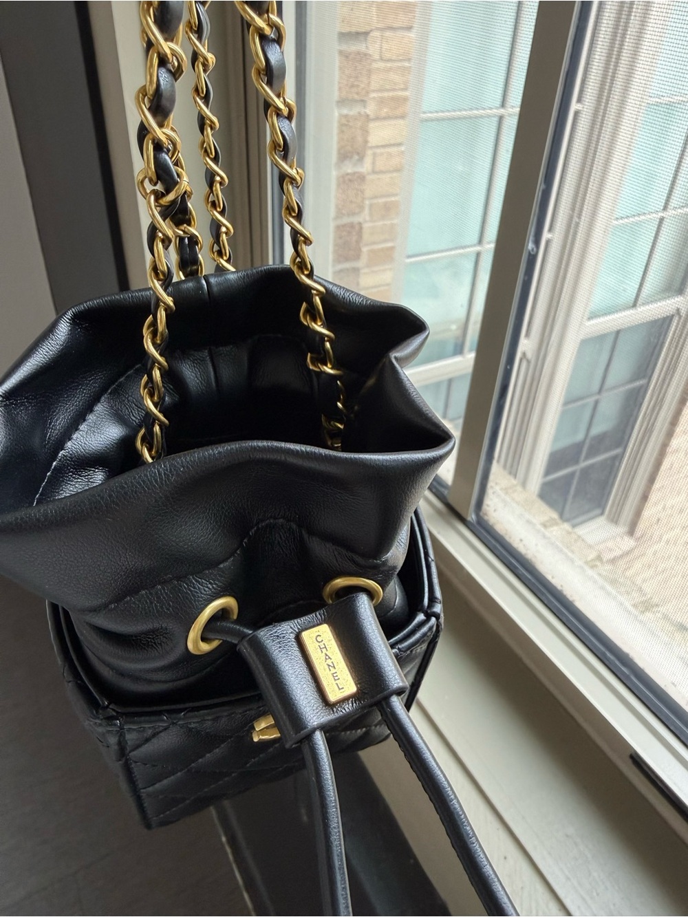 Chanel Beauty Mini Quilted Drawstring Bucket Chain Strap Bag - Picture 4 of 7